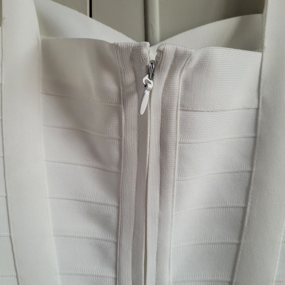 Dress - Picture 3 of 5